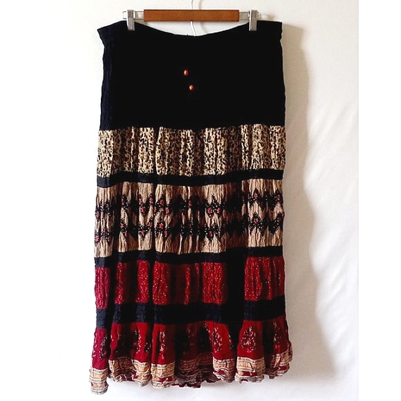 White Stag Woman Floral Lace Boho Skirt - Picture 1 of 4